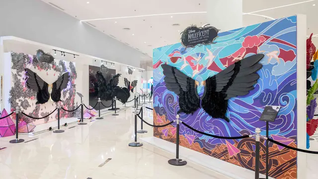 Instalasi sayap ikonik