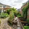 9 Inspirasi Desain Kebun Sayur Belakang Rumah, Halaman Lebih Asri dan Produktif