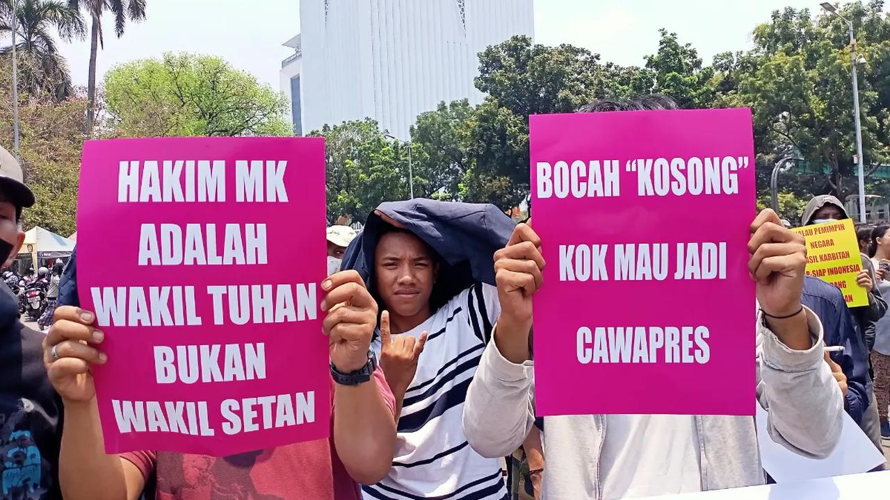 Pro Kontra Keputusan MK