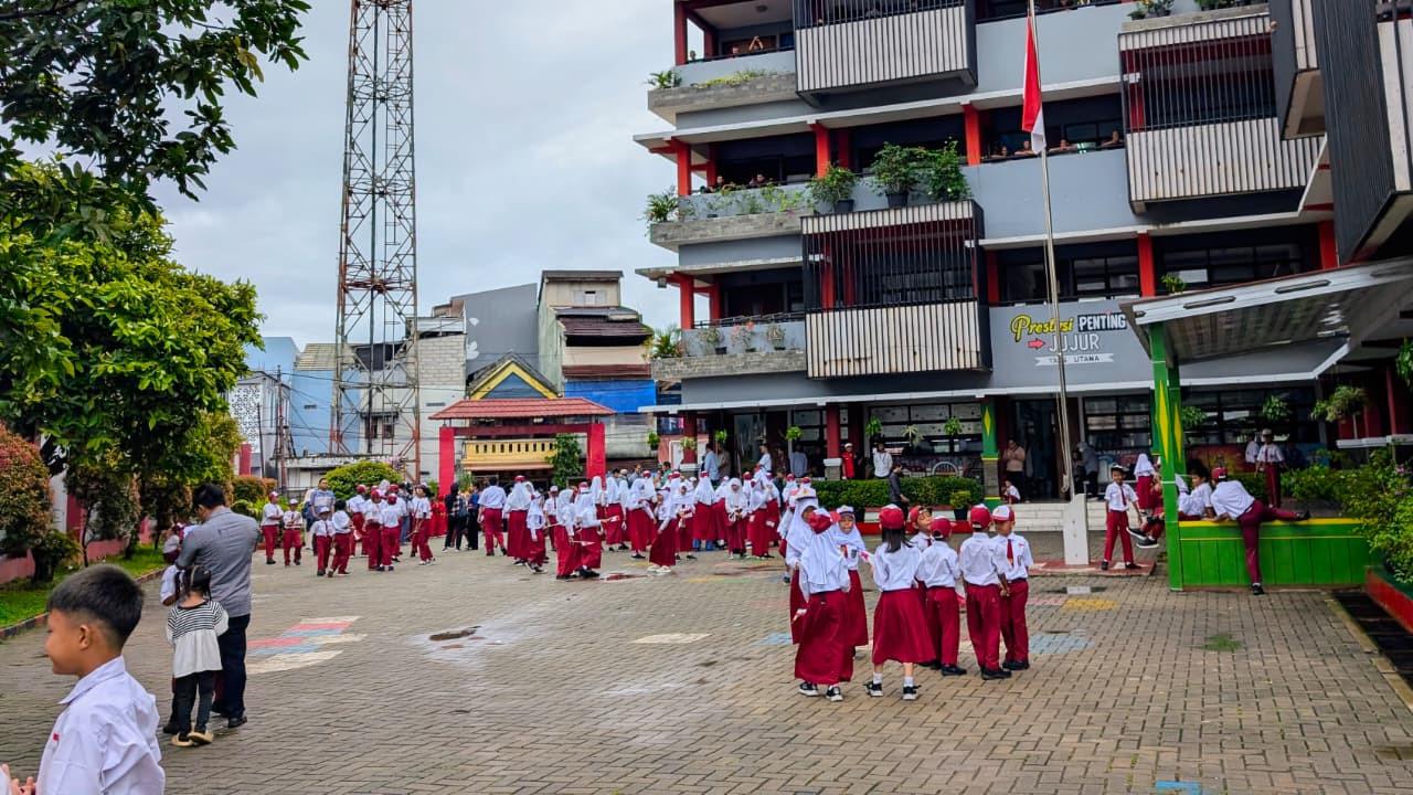 Disdik DKI Terapkan PJJ hingga 28 Januari 2026 Imbas Cuaca Ekstrem
