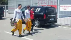 Pebalap Pertamina Campos Racing asal Indonesia, Sean Gelael (kiri), finis ke-18 dalam Feature Race GP2 Spanyol di Sirkuit Catalunya, Spanyol, Sabtu (14/5/2016). (Bola.com/Reza Khomaini)