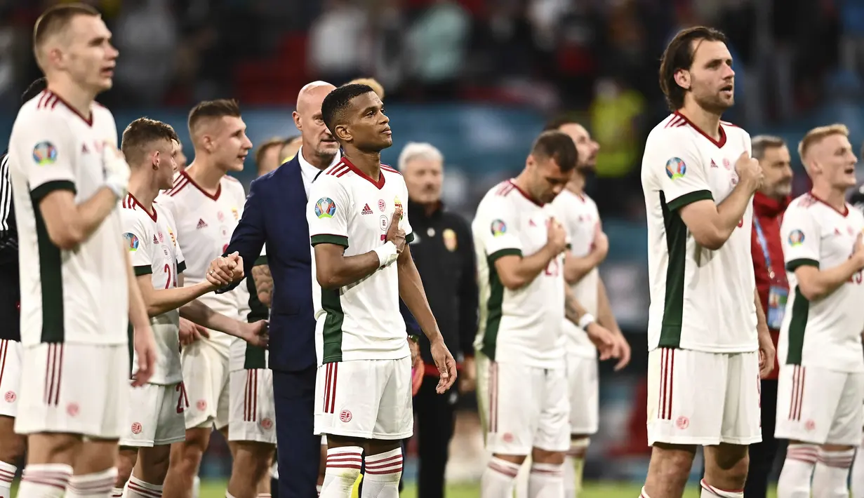 Grup F terbukti grup neraka. Berisikan tiga negara mantan juara Euro, peran Hongaria awalnya hanya dilirik sebelah mata. Namun Hongaria membuktikan mampu bersaing ketat dengan ketiga tim tersebut. Meski tak lolos ke 16 Besar, Hongaria tersingkir dengan kepala tegak. (Foto: AP/Pool/Lukas Barth)