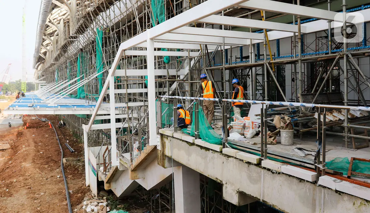 Stasiun Halim juga merupakan stasiun integrasi dengan LRT Jabodebek. (Liputan6.com/Herman Zakharia)