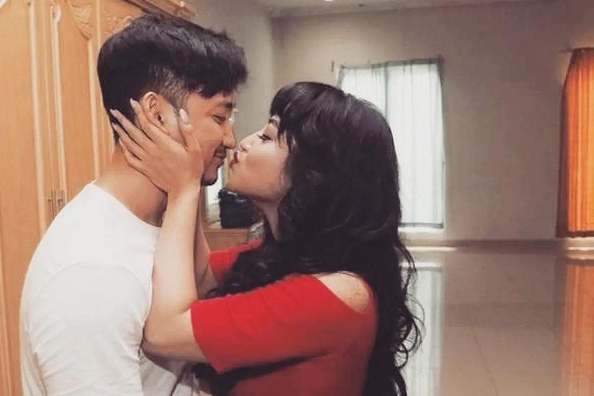 [Bintang] Dewi Perssik dan Angga Wijaya
