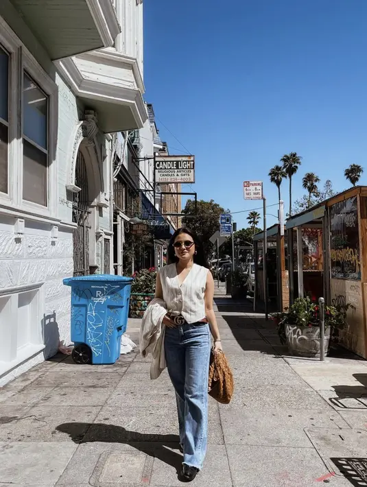 Marsha Aruan tampil memikat kala berlibur di San Francisco. [Foto: Instagram/ Aruanmarsha]
