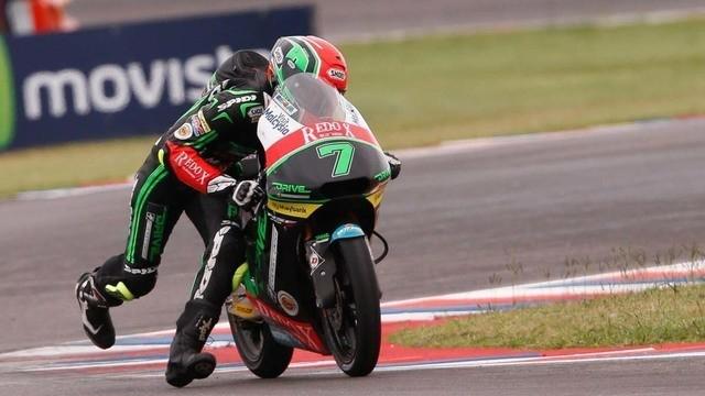 Pebalap asal Malaysia, Adam Norrodin melakukan aksi heroik dengan mendorong motornya hingga garis finish. Aksi tersebut ia lakukan karena pada tikungan terakhir ia terjatuh dan menolak untuk menyerah.