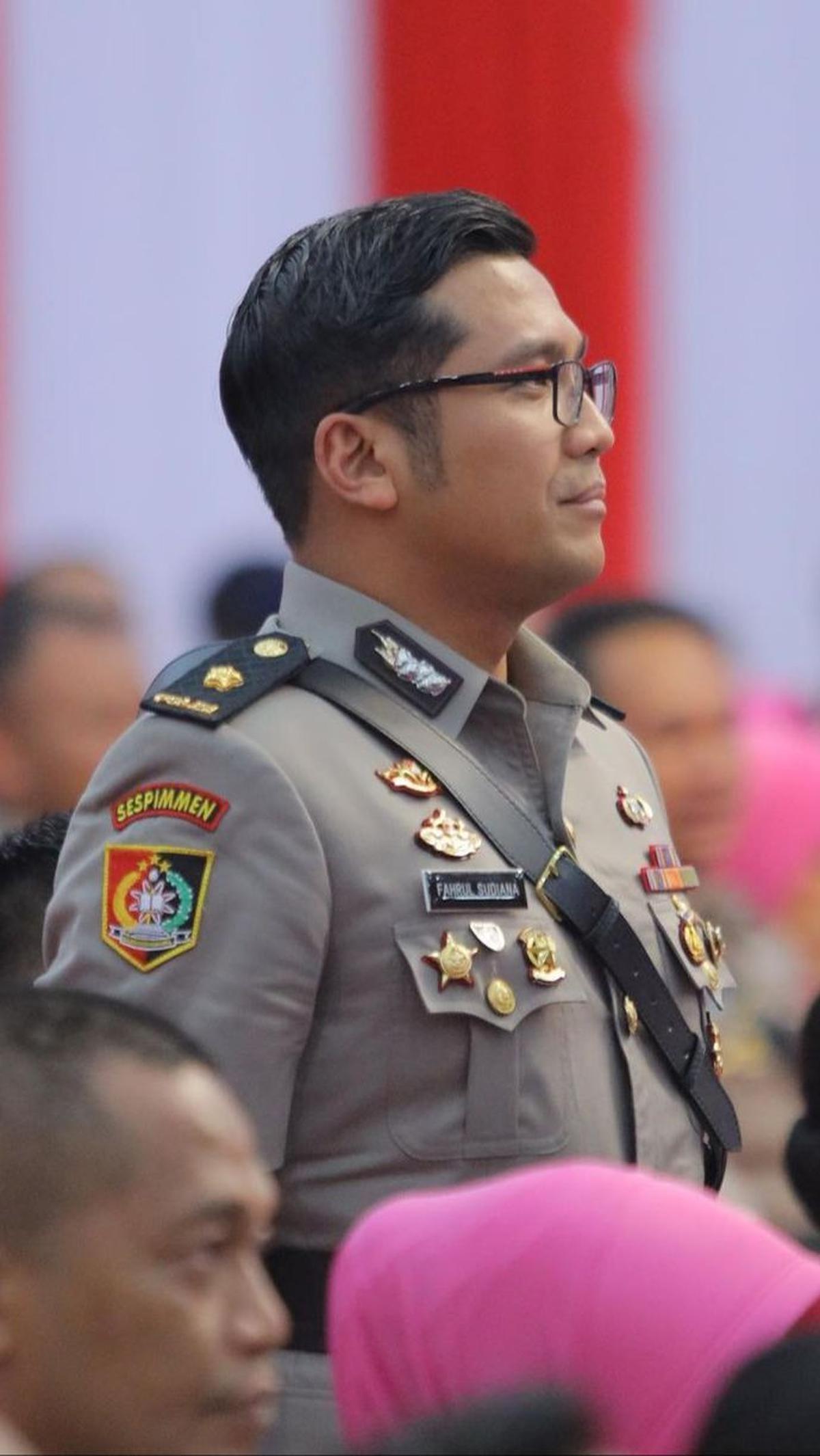 Kompol Fahrul Sudiana membagikan kabar bahagia di akun media sosial miliknya. <br>