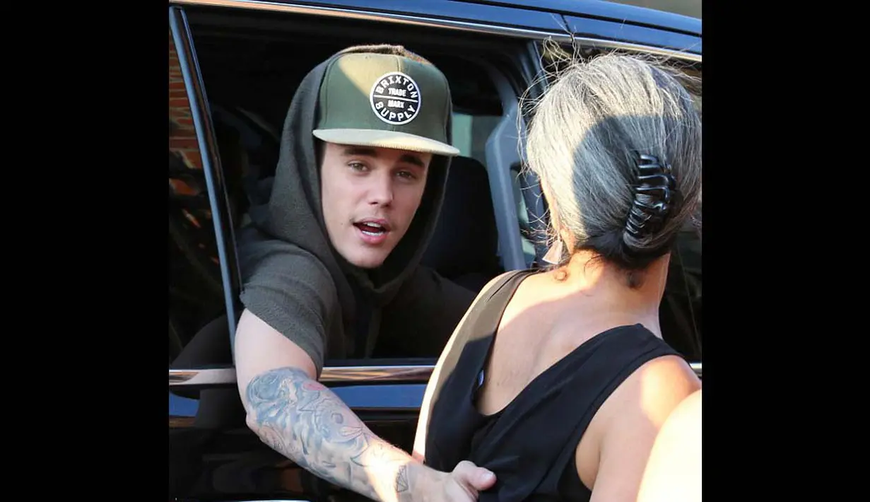 Justin Bieber membuat aksi nekat saat muncul di Los Angeles pada Senin (28/7) lalu (Dailymail)