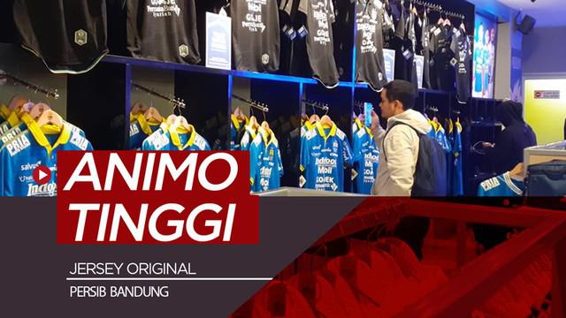 Berita video Bobotoh memiliki animo yang tinggi untuk membeli jersey orisinal tim kesayangan, Persib Bandung.