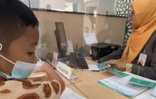 Bukan Beli HP atau Mainan, Anak Ini Pilih Simpan Uang THR untuk Daftar Tabungan Haji