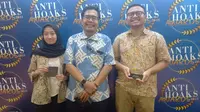 Fact Checker UI menerima penghargaan sebagai komunitas TerAntihoaks dalam acara Mafindo Antihoaks Awards 2023, Jakarta (31/8/2023). (Liputan6.com)