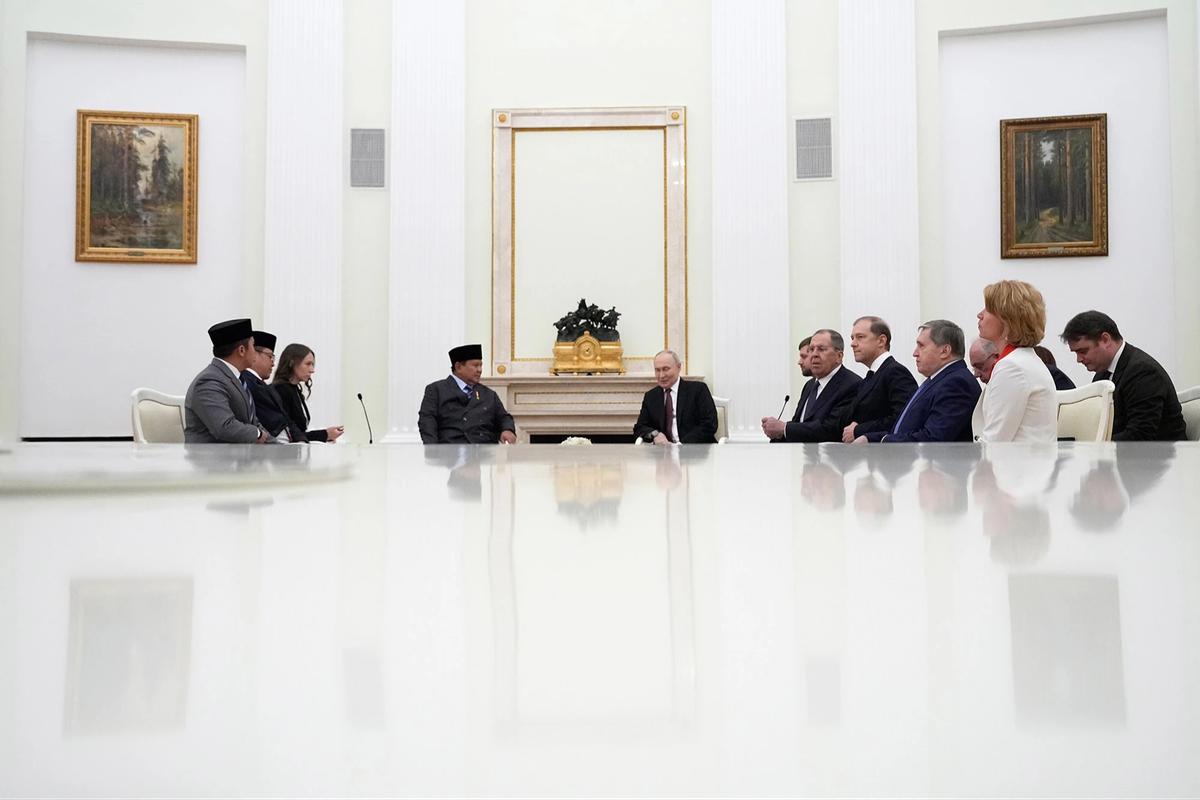 FOTO: Sambut Prabowo di Moskow Putin Sampaikan Simpati Bencana Alam Sumatera