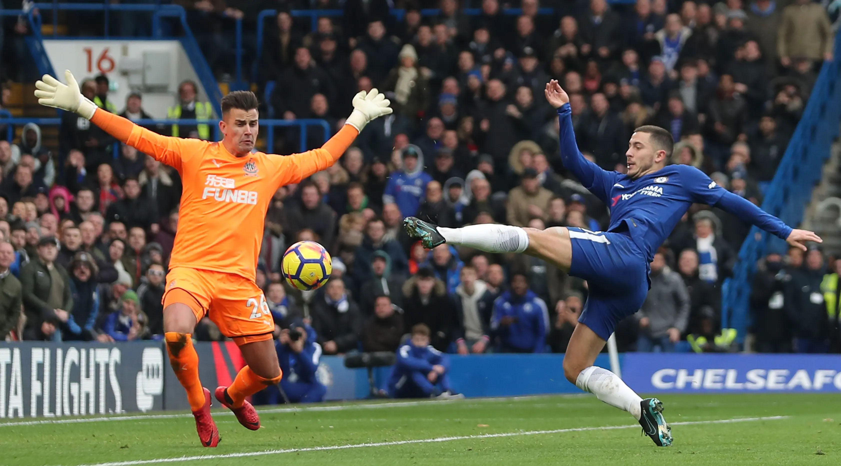 Gelandang Chelsea Eden Hazard. (AFP Photo/Daniel Leal-Olivas)