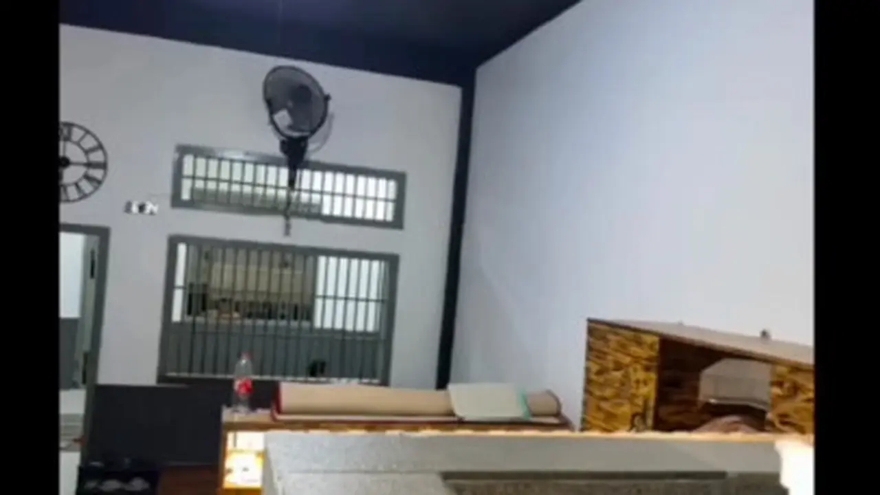 tangkapan layar video viral fasilitas sel mewah disebut di lapas cilegon