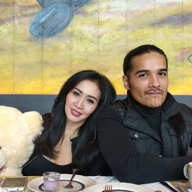 Romy Rafael dan Ury Rafael