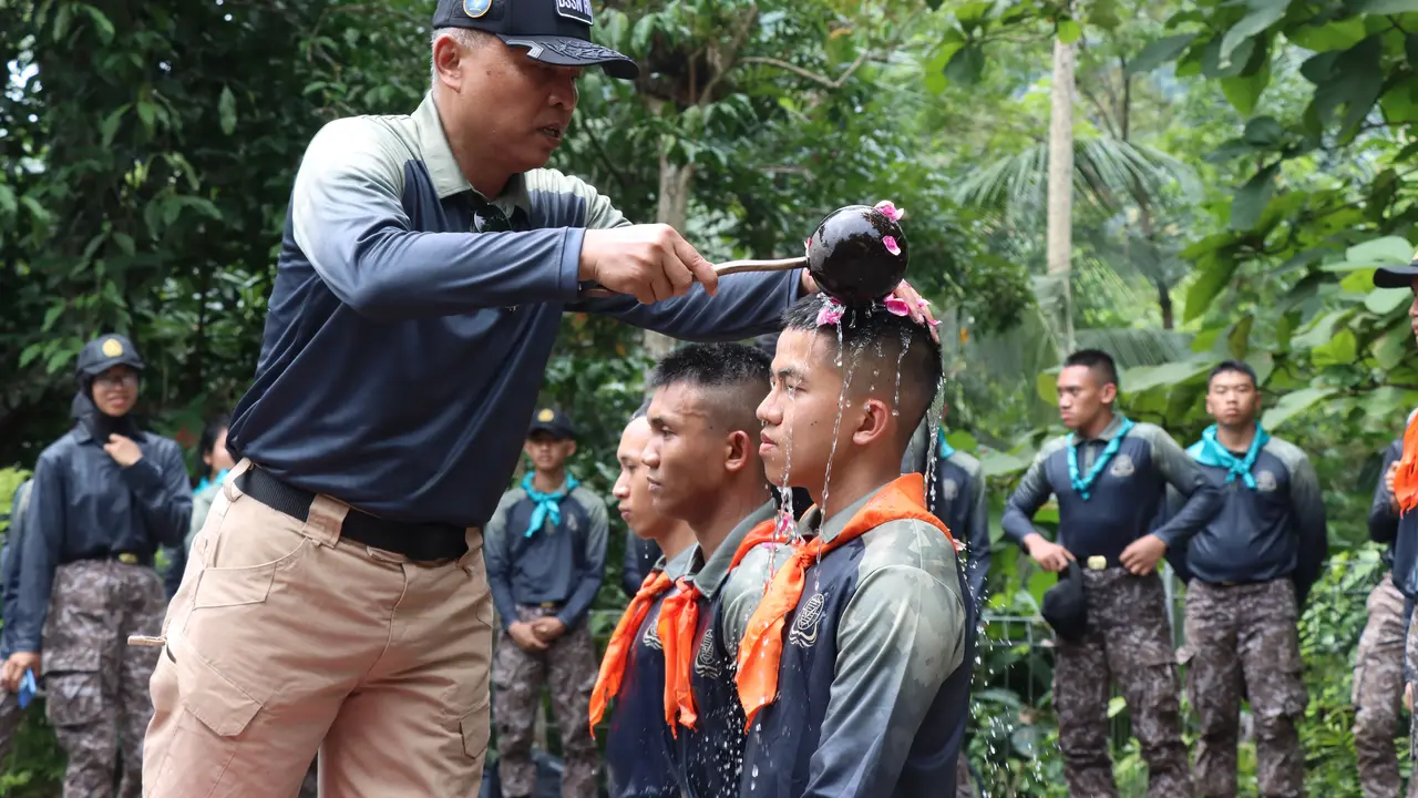 Kepala BSSN Letnan Jenderal TNI (Purn.) Nugroho Sulistyo Budi saat napak tilas persandian di Yogyakarta