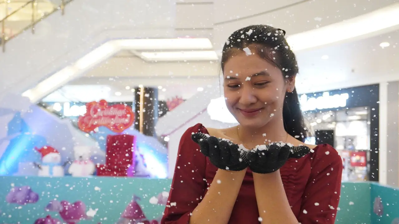 Bermain salju di BSD City untuk rayakan kemeriahan Natal
