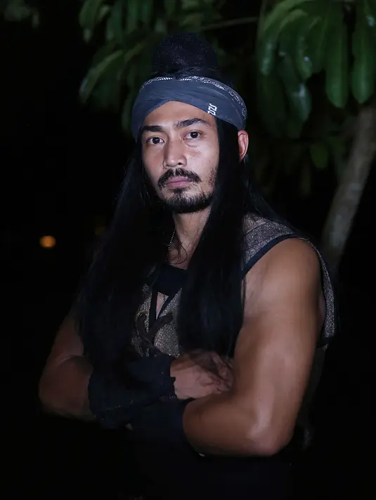 "Paling saya batas maksimal 3 hari di lokasi, pulang dulu, sambil naruh baju kotor. Kecuali kalau saya udah pakai supir mungkin bisa setiap hari pulang. Ini nggak betah nyupir dalam keadaan ngantuk," lanjut Yama. (Nurwahyunan/Bintang.com)