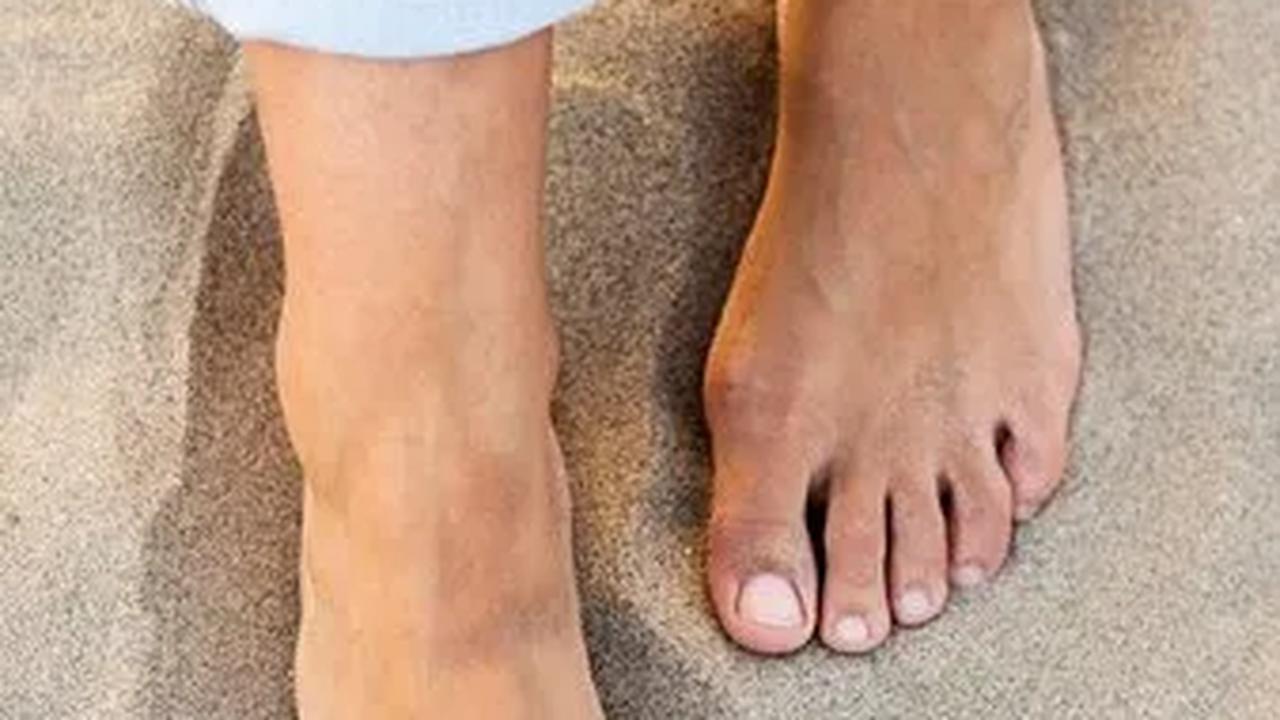 Kuku Kaki Bau Memang Sering Bikin Minder, Ternyata Ini Sebabnya