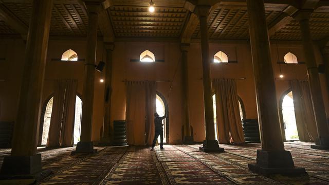 Suasana Masjid Jamia Srinagar Saat Ramadhan