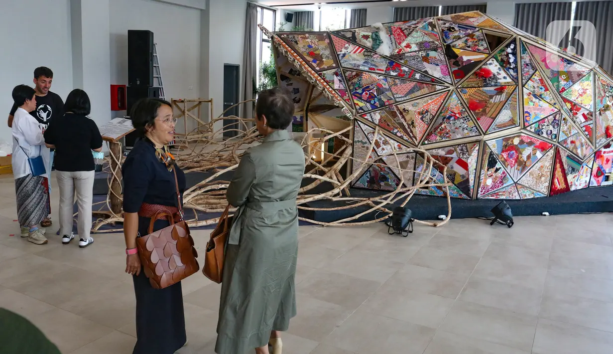 Dengan mengedepankan pesan persatuan dalam keberagaman, pameran "Hati Polyhedron" diharapkan dapat membawa dampak positif yang luas, baik di tingkat lokal maupun global. (merdeka.com / Arie Basuki)