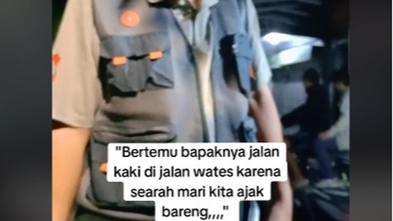 Sungguh Mulia, Pemotor Ini Bantu Pria Paruh Baya Jalan Kaki Malam-malam Sambil Bawa Koper