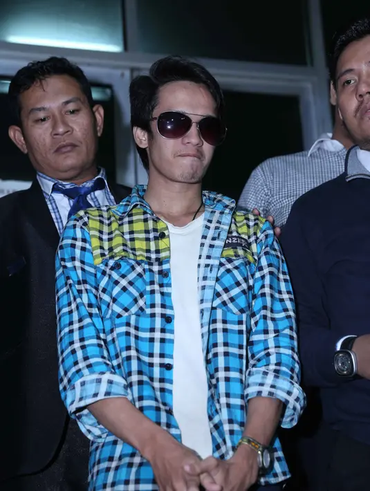 Sejak lama Reza Pahlevi ingin melaporkannya, tapi baru kali ini ia membulatkan niatnya setelah melihat adanya korban lain, Lalu Gigih Arsanofa, yang juga melaporkan kasus yang sama dan pelaku yang sama. (Nurwahyunan/Bintang.com)