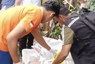 Penemuan jasad wanita muda terbungkus karung goni di dalam boks plastik