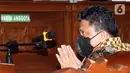 Tersangka kasus pembunuhan berencana Ferdy Sambo jalani sidang di Pengadilan Negeri Jakarta Selatan, Senin (17/10/2022). Ferdy Sambo bersama tiga tersangka lainnya akan menjalani sidang perdana kasus pembunuhan berencana  terhadap Brigiadir J.(Liputan6.com/Herman Zakharia)