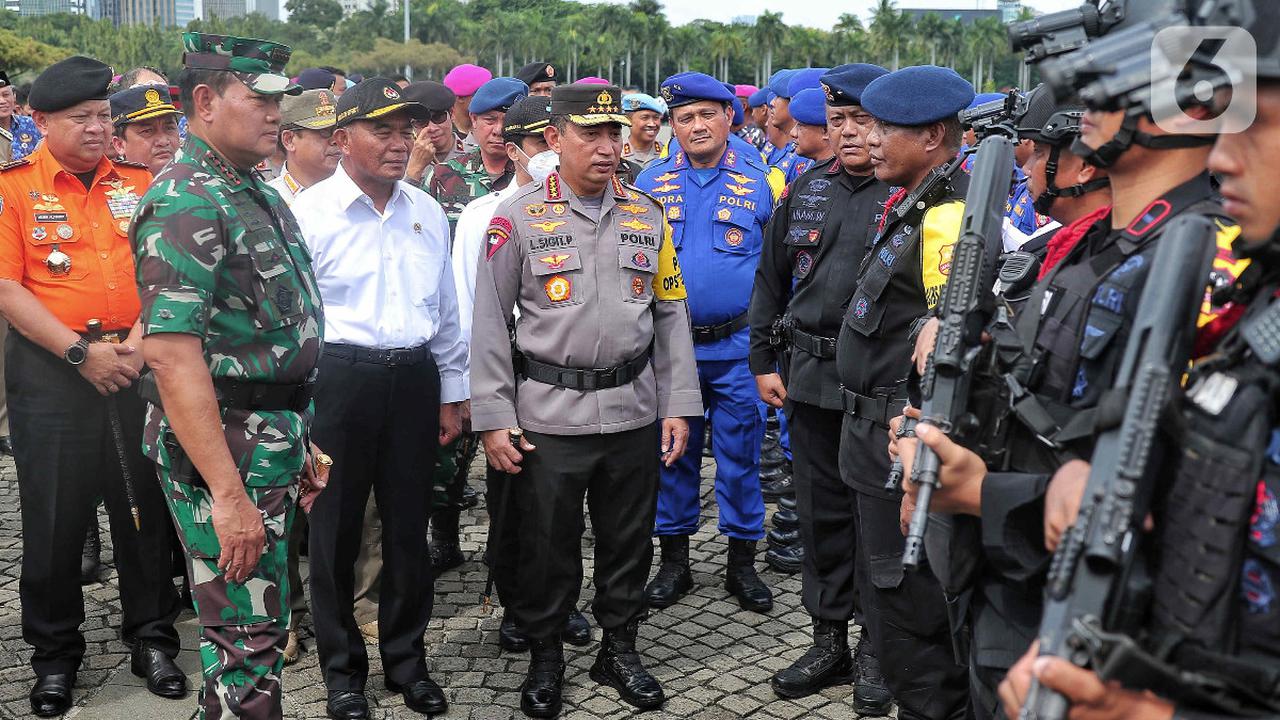 129.923 Polisi Disebar Amankan Natal dan Tahun Baru<br>