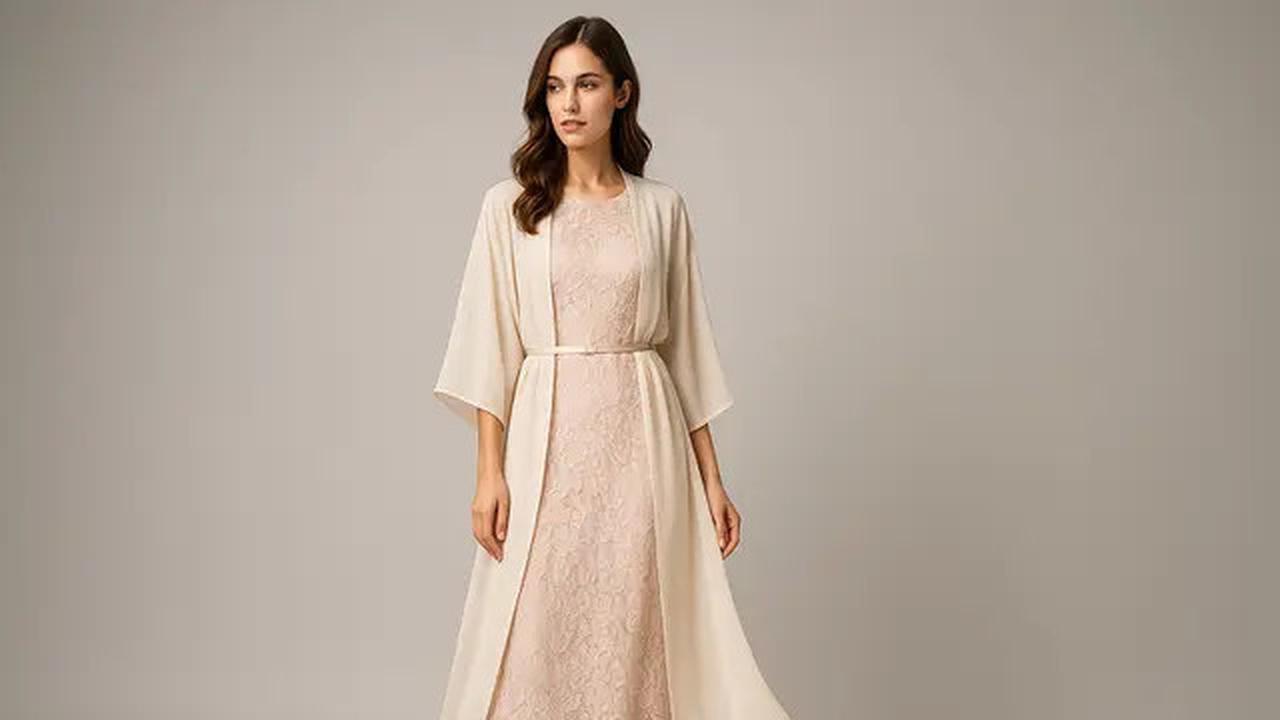 Long Dress Brokat Terlalu Formal? Tambahkan 7 Outer Ini Biar Lebih Santai