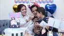 Di usianya yang ke-5 tahun, pasangan Nindy Ayunda dan Aska telah dikaruniai dua orang anak. Abhirama Danendra Harsono berusia 4 tahun dan Akifa Dhinira Parasady Harsono yang belum lama ini lahir. (Adrian Putra/Bintang.com)