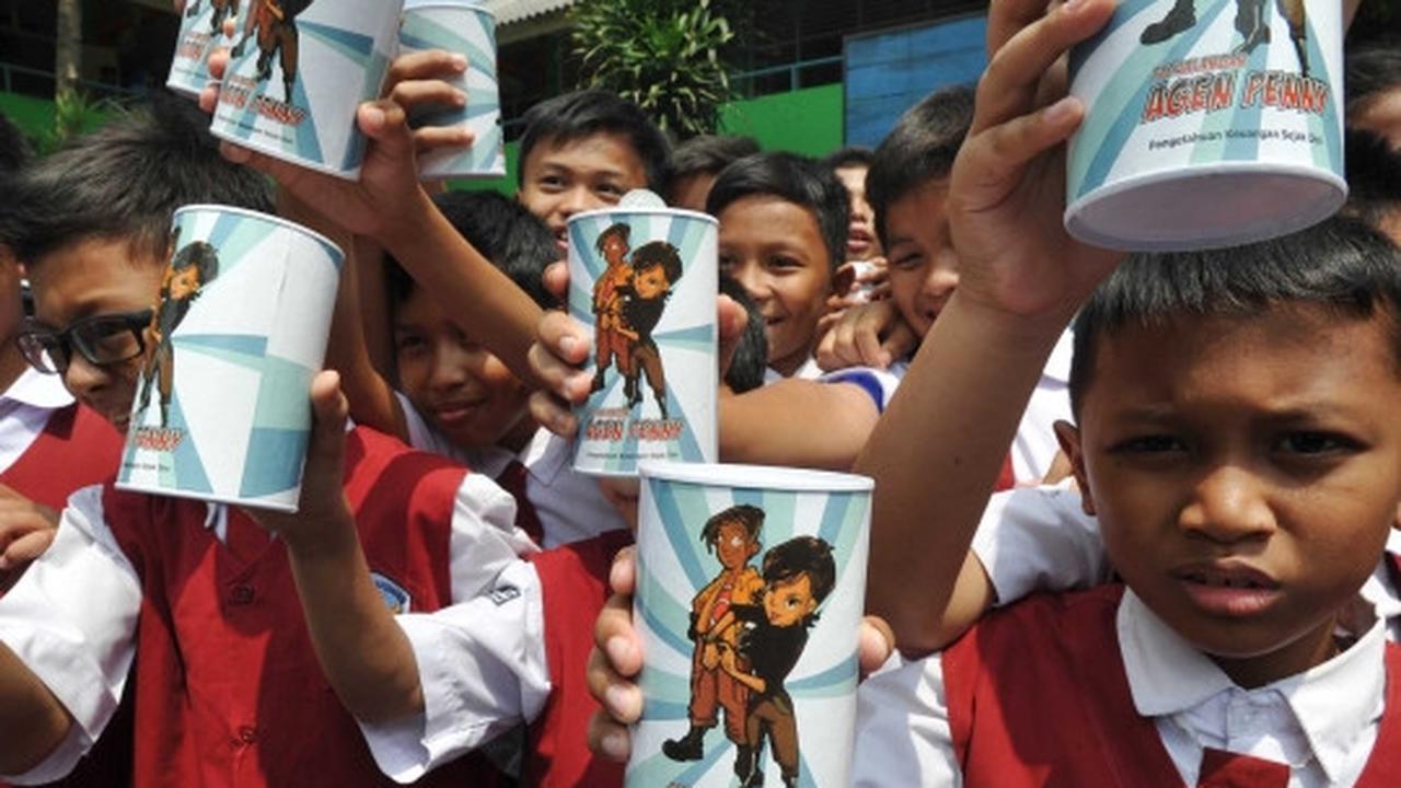 Keceriaan siswa SD belajar mengatur keuangan sejak dini
