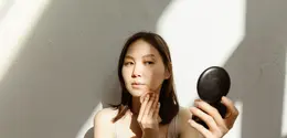 Menerapkan gaya hidup zero-waste dapat dimulai dari rutinitas kecantikan dengan mengurangi penggunaan produk sekali pakai dan lebih bijak dalam memilih kemasan. (Foto/Dok: Pexels)