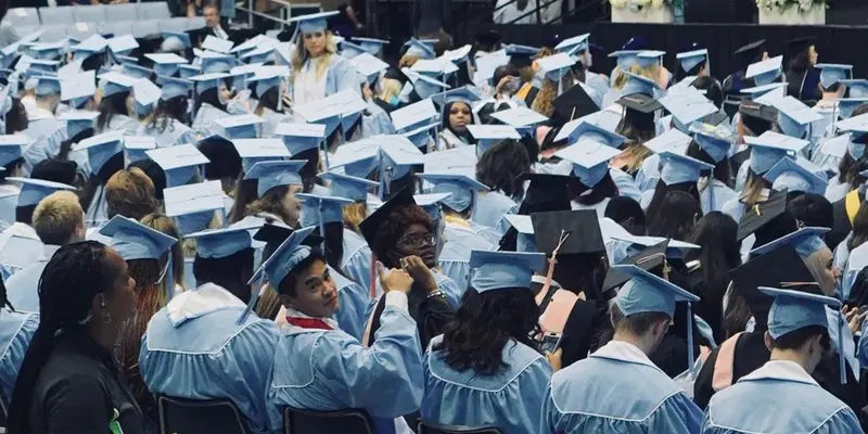 Momen Wisuda Karel Susanteo Eks Boyband Super7 di Amerika, Dihadiri Keluarga