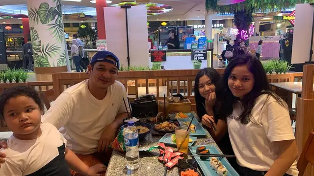 Kedua anak Pasha Ungu yang cantik dari pernikahannya dengan Okie Agustina