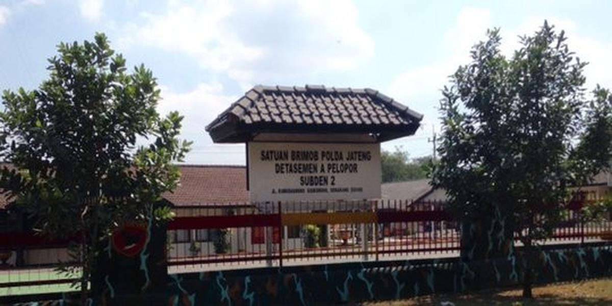Anggota TNI keroyok brimob dan rusak motor di Semarang