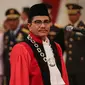 Manahan Malontige Pardamean Sitompul saat menghadiri acara pelantikan dirinya sebagai Hakim Konstitusi di Istana Negara, Jakarta, Selasa (28/4/2015). (Liputan6.com/ Faizal Fanani)