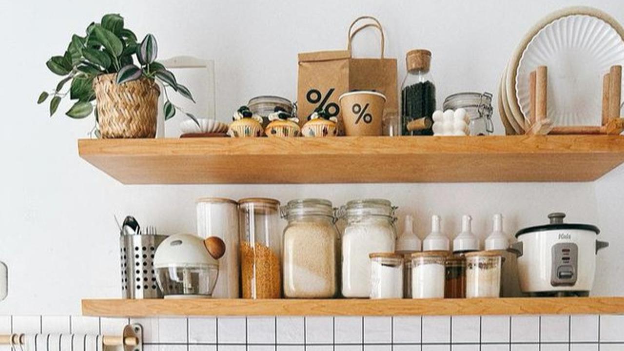 Inspirasi Rak Dapur Minimalis Tempel Dinding untuk Dapur Rapi dan Fungsional