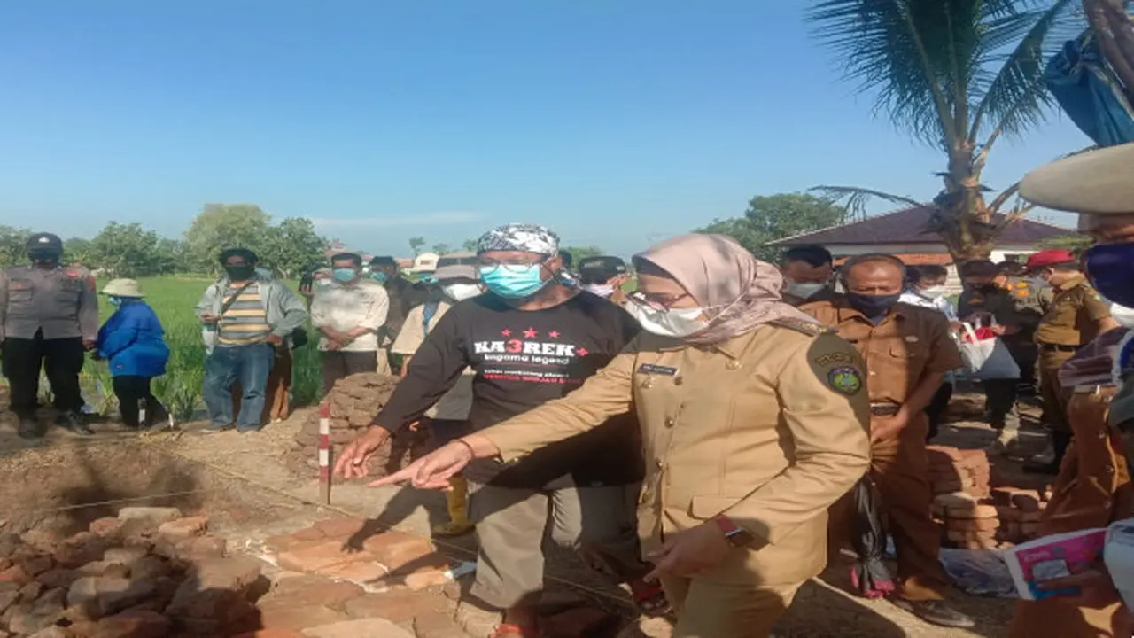 Mimpi Bupati Nina Agustina Usai Tinjau Ekskavasi Bangunan Diduga Candi di Indramayu