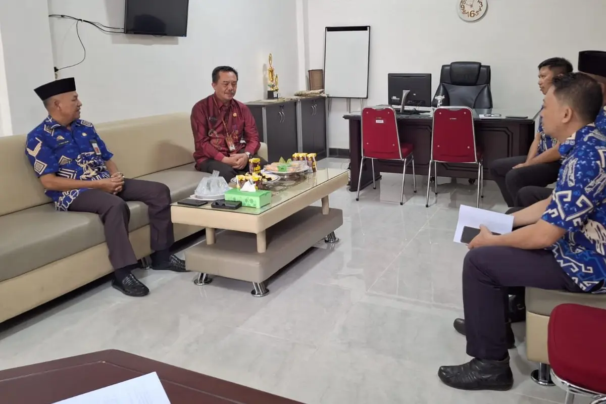 Kepala BSKDN Yusharto Huntoyungo, saat kunjungan kerja ke Gowa, Jumat, (28/4/2023). (Istimewa)
