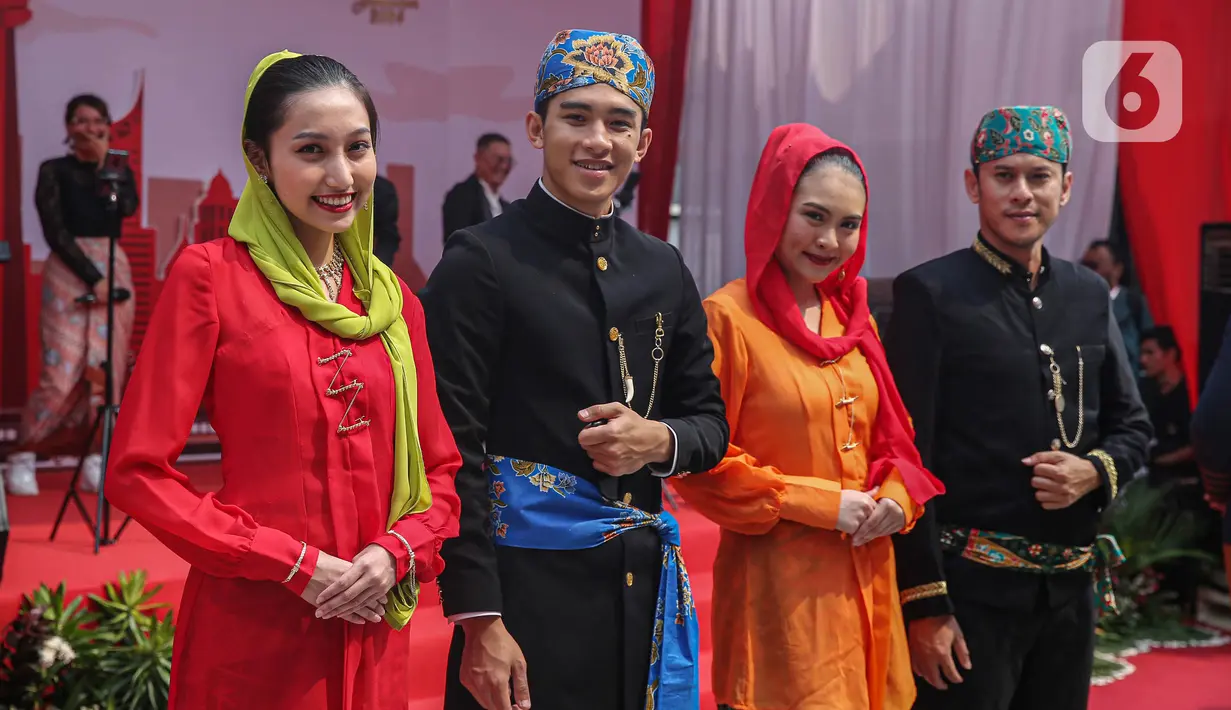 Menyambut masa pendaftaran bakal calon gubernur dan wakil gubernur dalam Pemilihan Kepala Daerah (Pilkada), kantor KPU Provinsi Jakarta dihiasi dengan beragam ornamen khas Betawi. (Liputan6.com/Angga Yuniar)