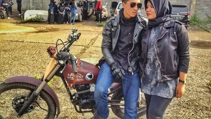 Cinta Bukan Soal Muka, Meski Ceweknya Jelek, Cowok Ini Tetap Suka