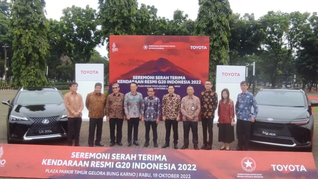Toyota Resmi Serahkan 2 Mobil Listrik ke Pemerintah (Arief A/Liputan6.com)