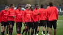 Para pemain Rennes mengambil bagian dalam sesi latihan di pusat pelatihan Piverdiere di Rennes, Prancis barat (23/11/2020). Rennes akan bertanding melawan Chelsea pada Grup E Liga Champions di Roazhon Park. (AFP/Loic Venance)