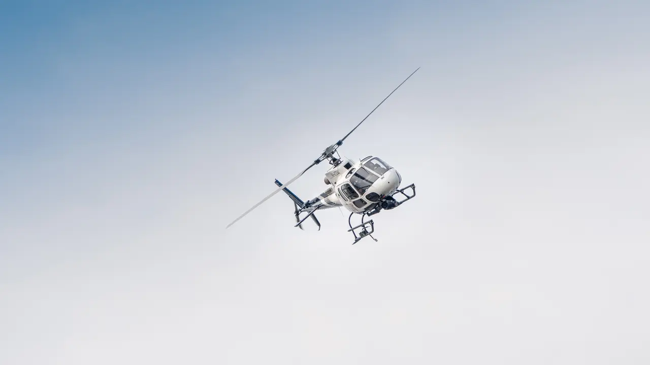 Tren wisata di Bali menggunakan helikopter saat Covid-19/dok. Unsplash Spacedezert