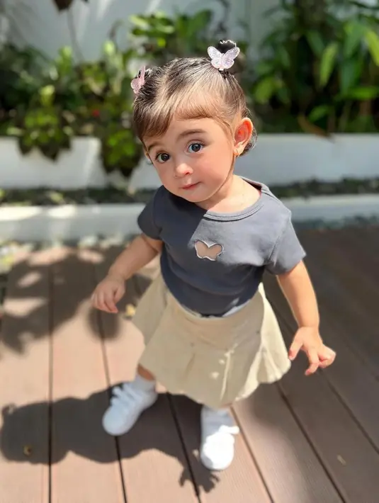 Memiliki kedua orang tua yang cantik dan tampan. Tak heran jika Guzel mewarisinya [Instagram/guzelimalisyakieb]