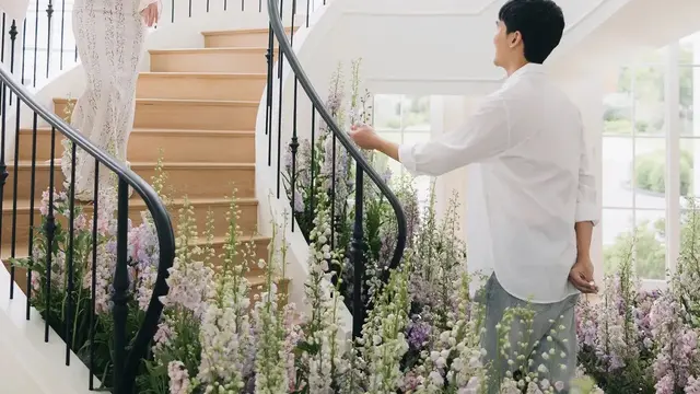 Davika Hoorne saat Dilamar Secara Resmi oleh Ter Chantavit. [@davikah]