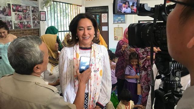 Potret Kartika Soekarno Pulang Kampung ke Indonesia (sumber: instagram/kartikasoekarnofoundation)