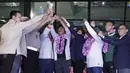 Penyambutan para pemain Timnas Indonesia usai menjadi juara Piala AFF U-22 2019 saat tiba di Bandara Soetta, Tanggerang, Rabu (27/2). Timnas Indonesia mendapatkan bonus sebesar 2,1 milliar rupiah dari Kemenpora. (Bola.com/Yoppy Renato)